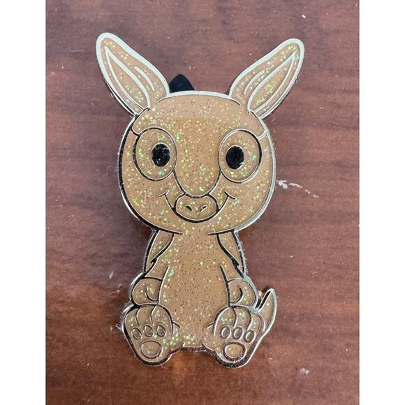 Garyvee Veefriends Road to Veecon Articulate Armadillo Cosmic Pin - Multiple Ava - Picture 1 of 7